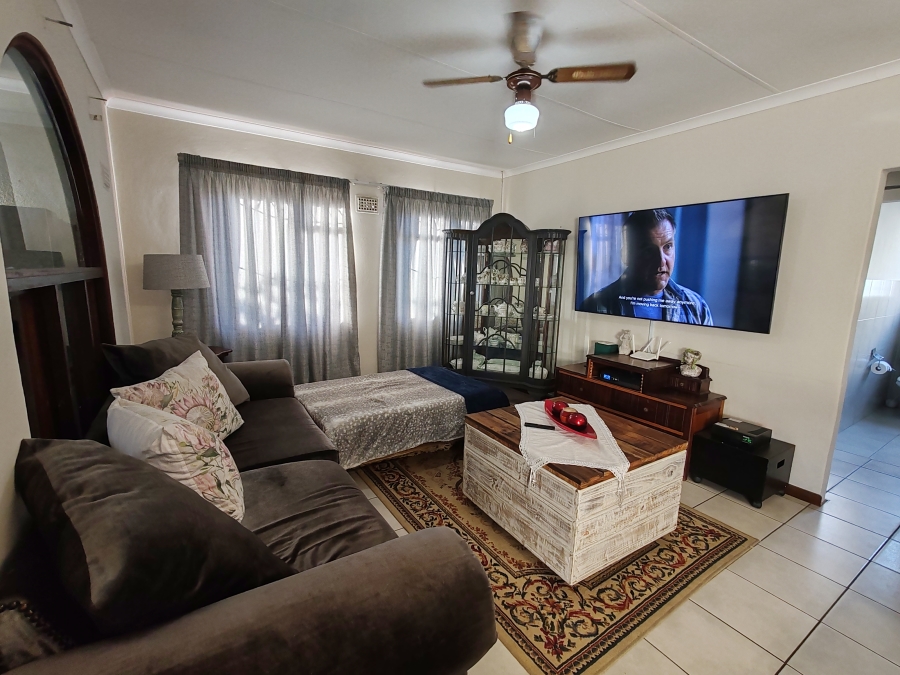 2 Bedroom Property for Sale in Palmiet Western Cape